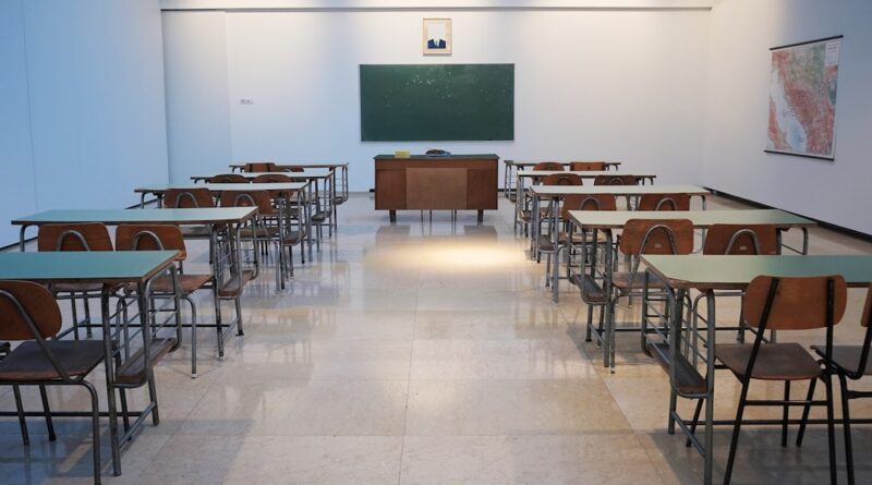 École algérienne : Ahmed Tessa plaide pour une refondation plutôt qu’une guerre français-anglais