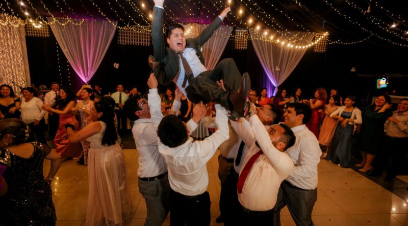 À Batna, le mariage presque vide d’un jeune orphelin devient une immense fête populaire