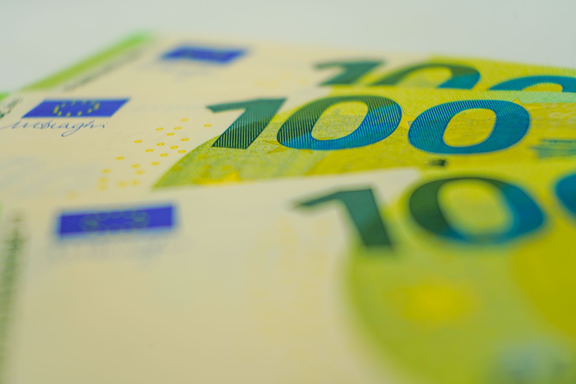 Euro-dinar : l’euro reste autour de 277 DA au marché parallèle ce 2 octobre